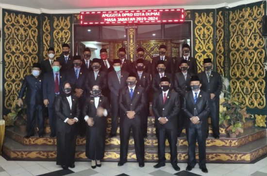 Foto bersama usai pengambilan sumpah