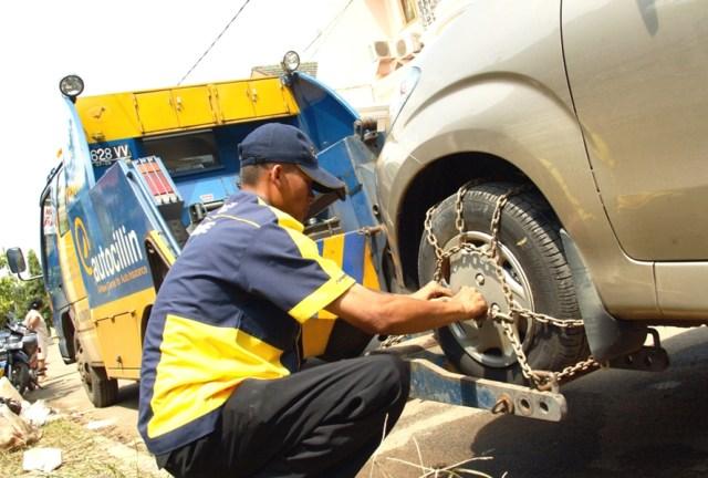 Perhatikan Ini Saat Mau Menderek Mobil