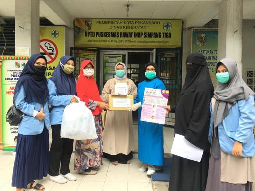 Mahasiswa Kukerta Unri dan IPKKI Riau Salurkan APD ke Sejumlah Puskesmas di Pekanbaru