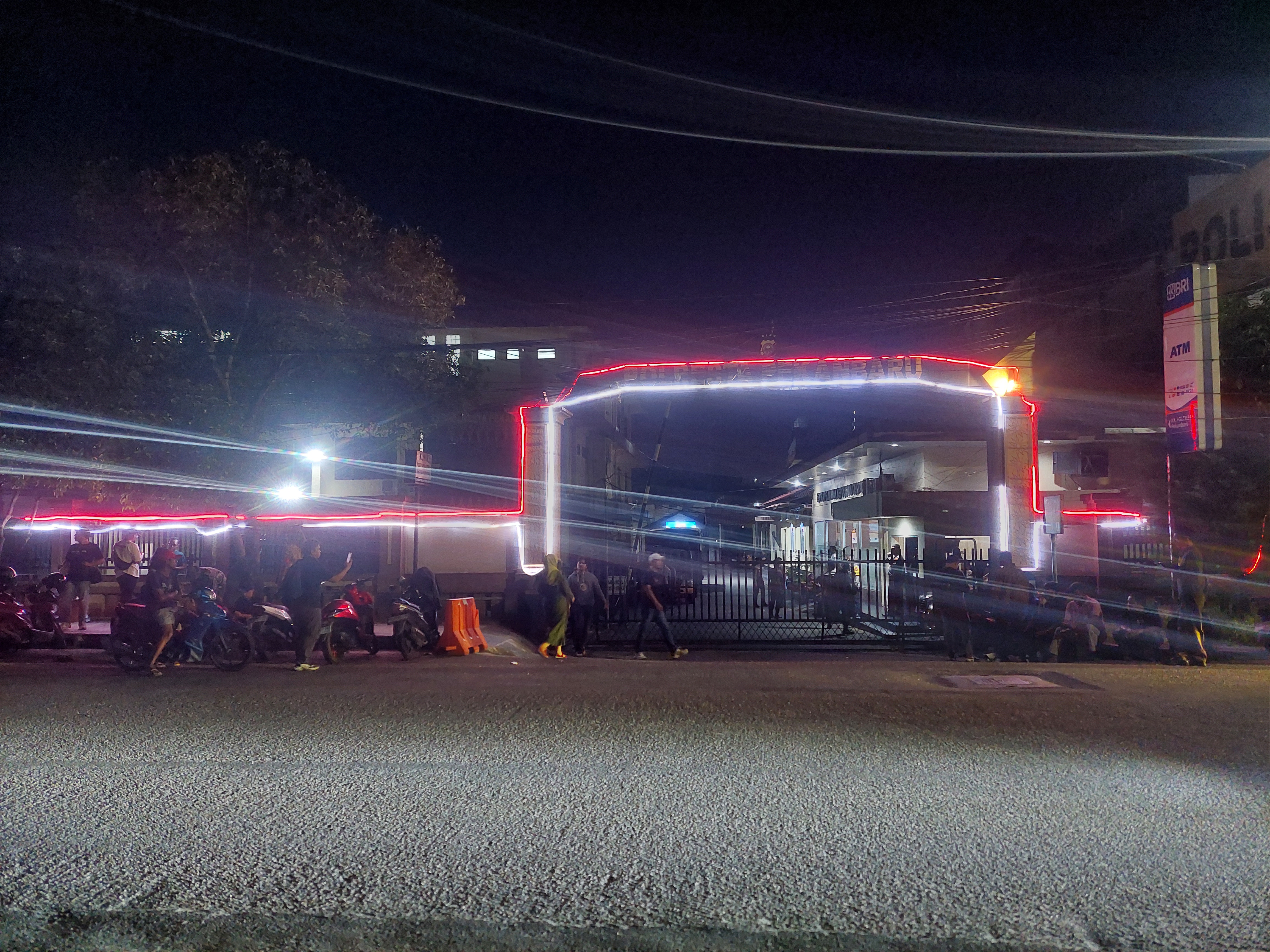 Mapolresta Pekanbaru Ditutup, Terkait OTT KPK?