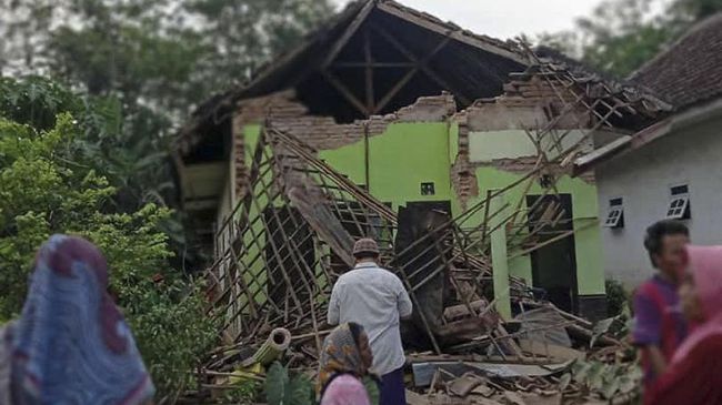 Gempa Malang: 8 Warga Meninggal, 300 Rumah Rusak