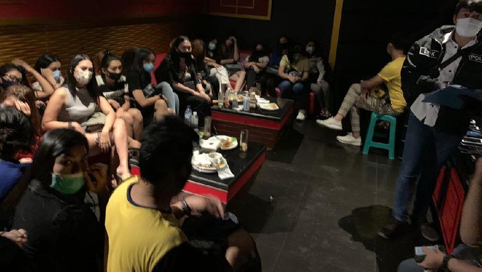 Ini Tarif Hubungan Intim Cewek Pemandu Lagu Venesia Karaoke