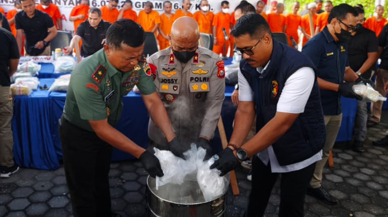 Polda Riau Musnahkan Barang Bukti Sindikat Internasional, Ada Sabu Hingga Heroin