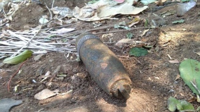 Temuan Proyektil Sisa Perang Kemerdekaan yang Dibawa Pulang Warga