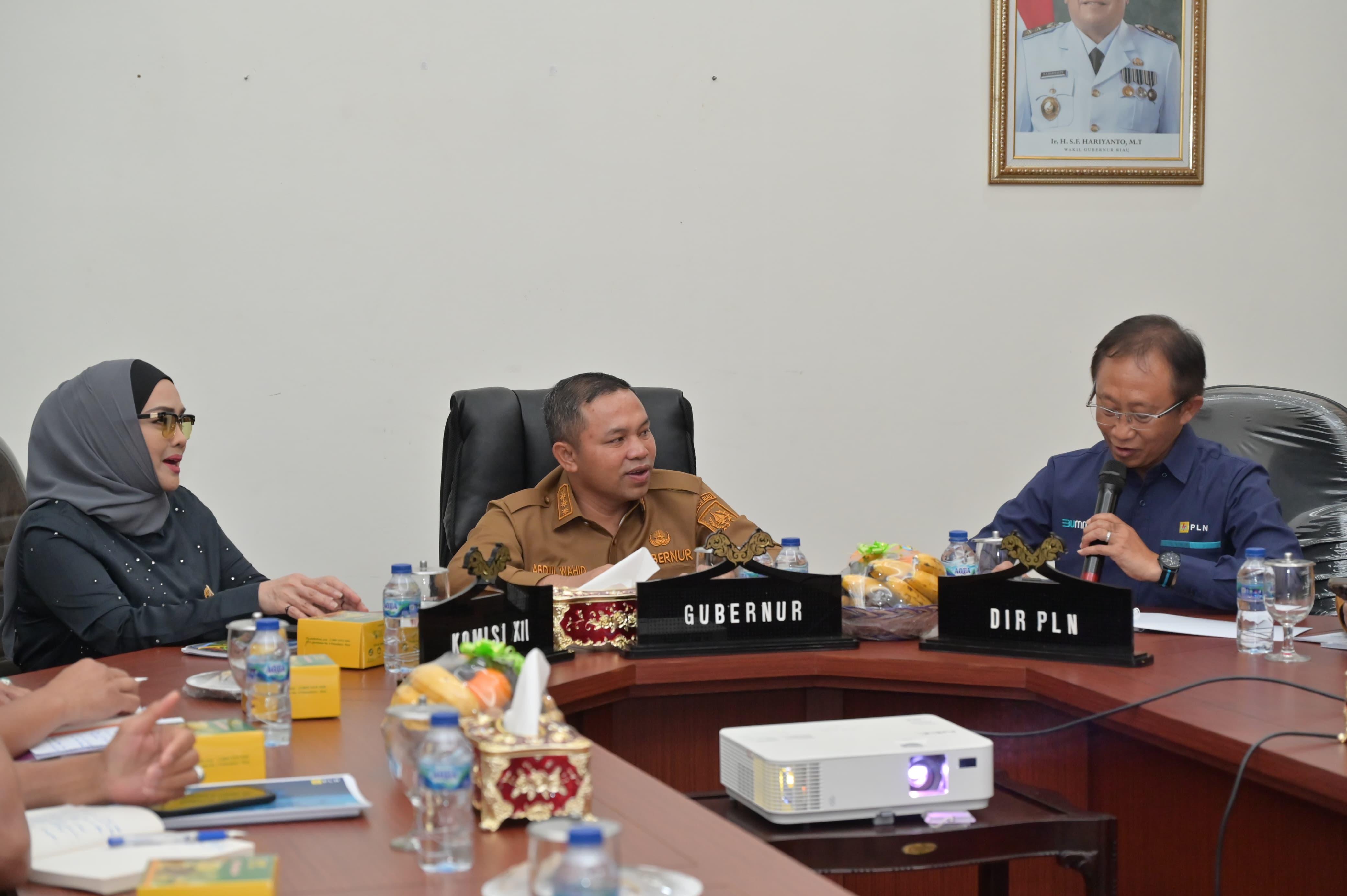 Lobi Gubri Wahid Berhasil: PLN Bakal Bangun Jaringan Listrik Bawah Laut