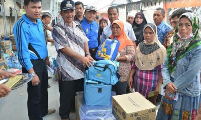 Kemensos RI dan Pemkab Serahkan Bantuan