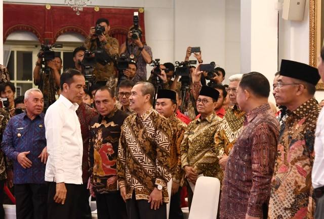 Jokowi Ancam Copot Pangdam hingga Kapolda Jika Karhutla Meluas