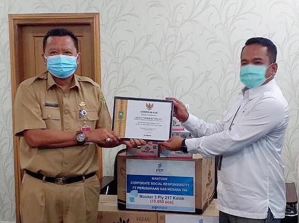 Ketiga Kalinya PT PGN Peduli Covid-19, Bantu Pemprov Riau 10.850 Masker Medis