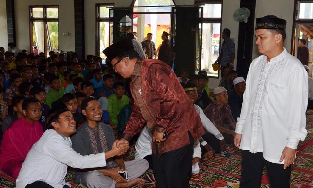 Wabup Ajak Umat Islam Salurkan Zakat