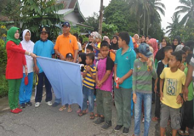 Seribuan Warga Ikuti Gerak Jalan Santai