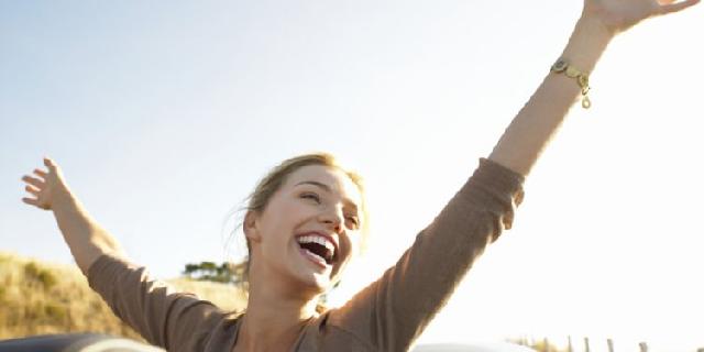 Tersenyum, Cara Mudah dan Murah Dapatkan Tubuh Sehat