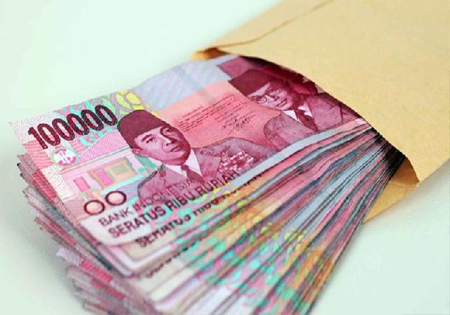 Rupiah Menguat Rp13.300 Per USD