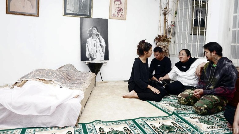 Suami Ungkap Saat-saat Sebelum Ria Irawan Meninggal