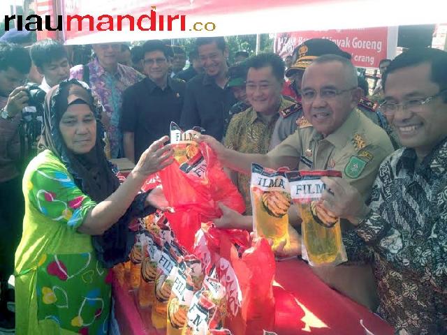 Pemprov Riau Gelar Pasar Murah, Warga: Kalau Bisa Rutin Diadakan