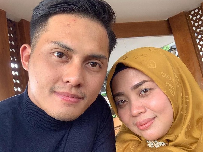 Ternyata Ini Pekerjaan Suami Berondong Muzdalifah