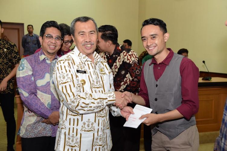 Gubernur Riau Apresiasi CSR BRK untuk Beasiswa Luar Negeri