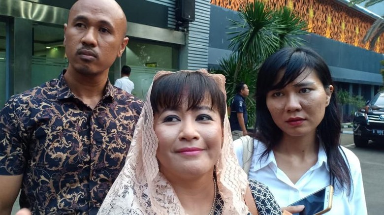 Dilaporkan Tetangga Novel Baswedan, Dewi Tanjung: Nggak Bikin Jantung Saya Copot
