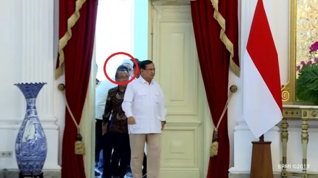 Viral Video Ngabalin Dilarang Masuk Saat Jokowi Ketemu Prabowo di Istana