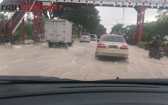 Harusnya Banjir Jadi Kejadian Luar Biasa, Namun di Pekanbaru Sudah Biasa
