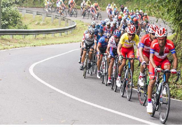 Pebalap Belanda Juara Etape VII