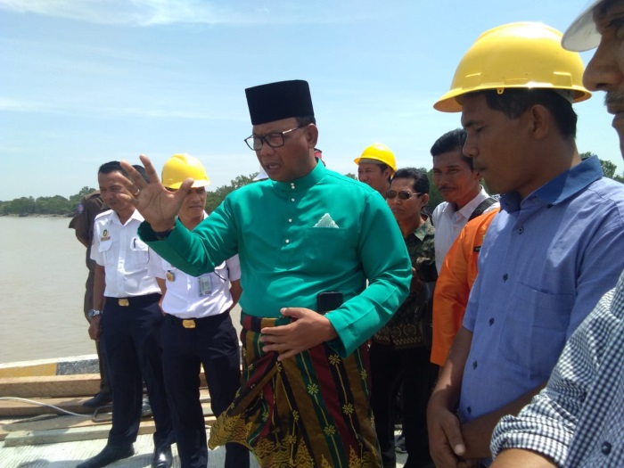Bupati Suyatno Tinjau Lanjutan Pembangunan Pelabuhan Internasional
