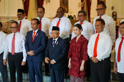 Jokowi Resmi Lantik 12 Wakil Menteri, Putri Hary Tanoe Paling Cantik