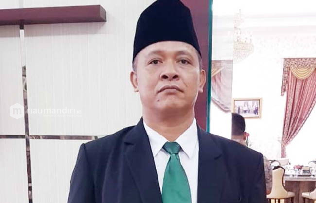 Anggota DPR RI Minta Rektor UIN Riau Akhmad Mujahidin Segera Diganti
