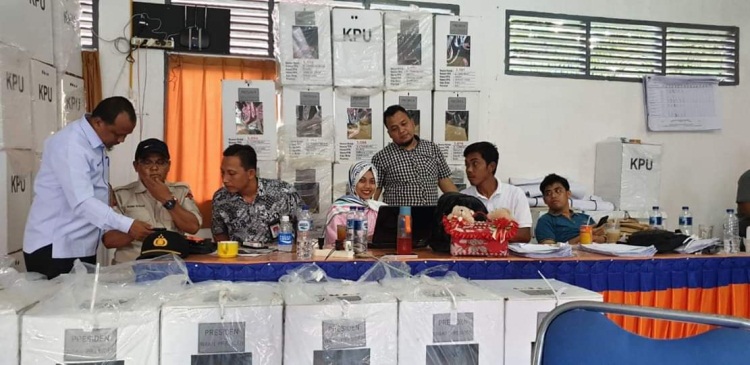 Pengawas Pemilu se-Riau Koreksi 4.178 C1 pada Pleno PPK