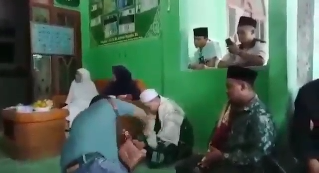 Viral Wali Santri Caci Maki dan Pukul Kiai, Diduga Pondok Pesantren di Pekanbaru