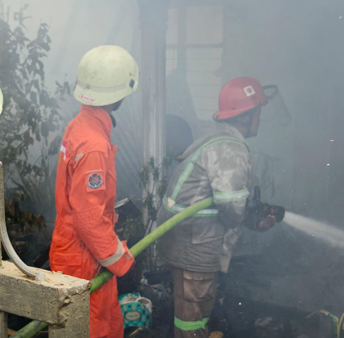 Satu Unit Rumah Petak di Jalan Terubuk Terbakar