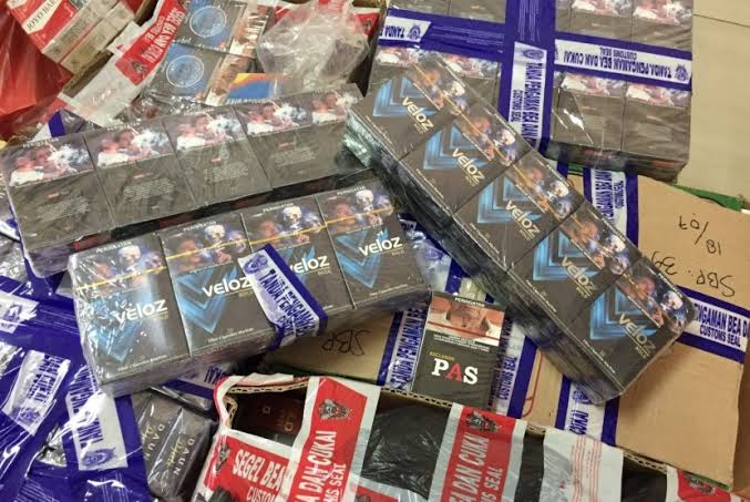 Kejar-kejaran dengan Petugas, 6 Penyeludup Ratusan Ribu Rokok Ilegal dari Inhil Ditangkap di Jambi