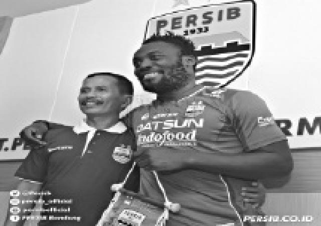 Essien Berlabuh di Persib