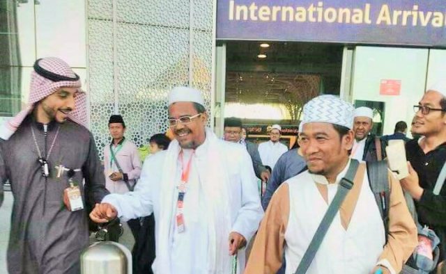 Beredar Video Habib Rizieq Tiba di Indonesia, Ini Faktanya