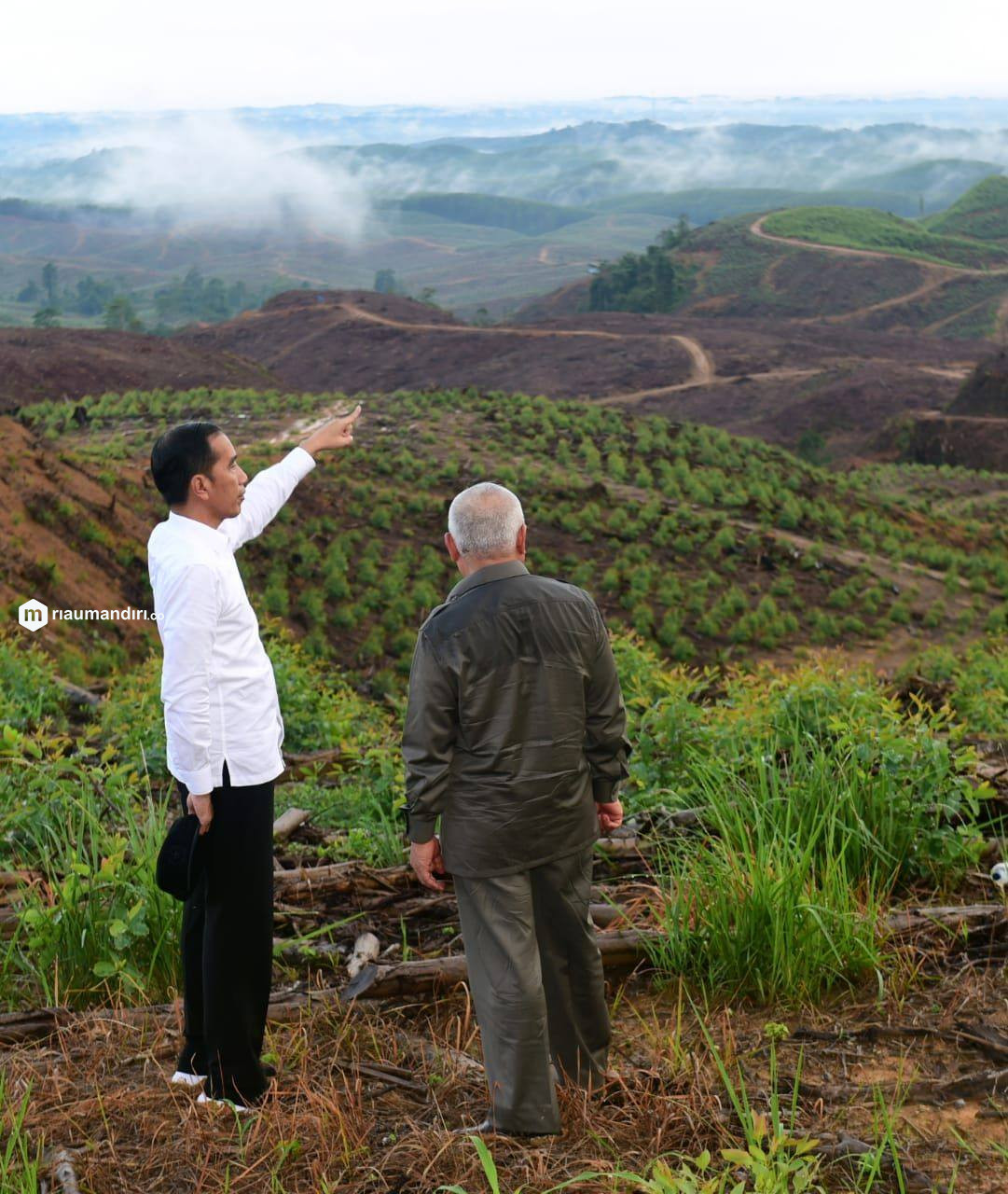 Cara Mistis Memulai Proyek IKN, Jokwi Minta Para Gubernur Bawa Tanah-Air