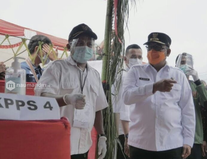 Didampingi Kapolda Riau, Wagubri Tinjau Pelaksanaan Pilkada di Dumai