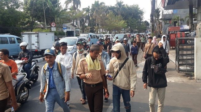 Lanjutkan Perjuangan Mahasiswa, Siswa STM Hari Ini Demo di Gedung DPR