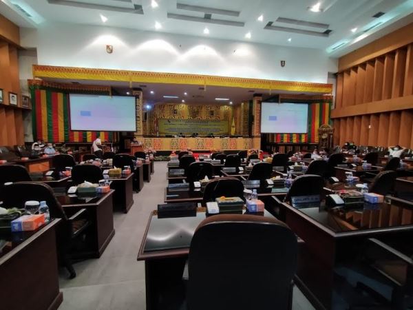 Rapat DPRD Pekanbaru Selalu Molor, Fraksi PDIP Geram