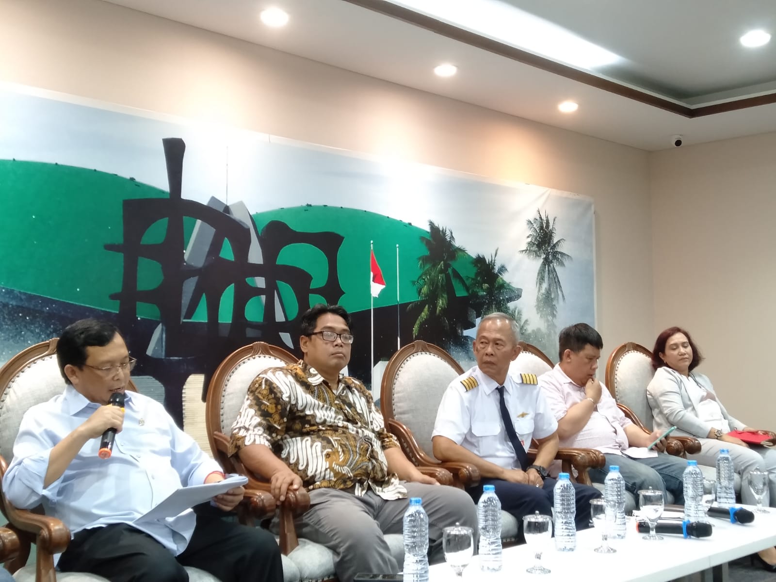 DPR Desak Menteri BUMN Bayar Uang Pesangon Eks Pilot Merpati