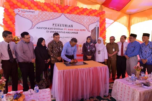 Kantor Kas Syariah Bank Riau Kepri di Universitas Abdurrab Resmi Beroperasi