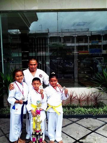 Dojo Haluan Riau Lahirkan  Karateka Berprestasi