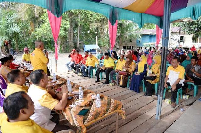 Tengku Azmun Titip ke Andi Rachman Bangunkan Jembatan di Pelalawan