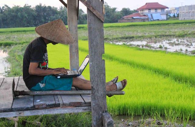 Aparatur Desa dan Masyarakat Keluhkan Koneksi Internet Icon Plus Lelet