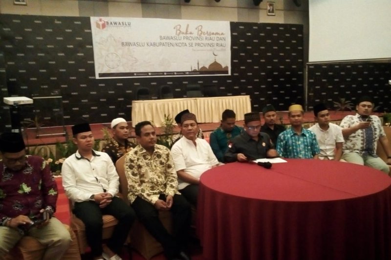 Hasan: Baru Lima Kabupaten Serahkan Laporan ke Bawaslu Riau