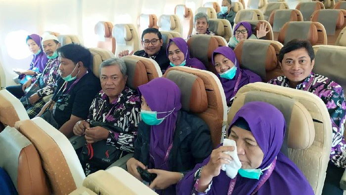 Baru Sampai Singapura, 19 Jamaah Umrah Disuruh Balik Lagi ke Indonesia