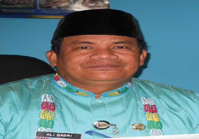 BP2TPM Jemput Bola Tertibkan Media Reklame