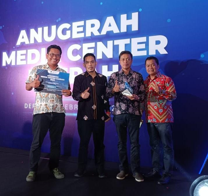 Portal Media Center Riau Kembali Raih Penghargaan Anugerah Media Center Terbaik Nasional