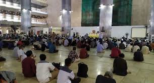 Jamaah Pria Tetap ke Masjid, MUI: Sumut Belum Darurat Covid-19