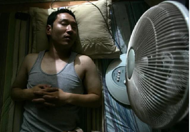 Tidur Sepanjang Malam dengan Kipas Angin, Ini Dampak bagi Tubuh