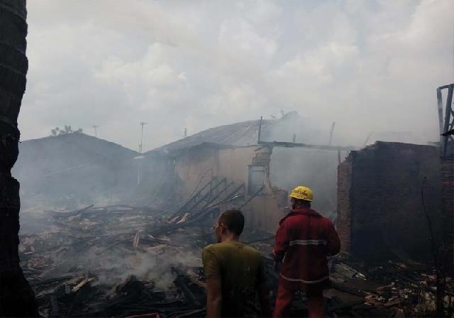 9 Unit Rumah Dilalap Si Jago Merah