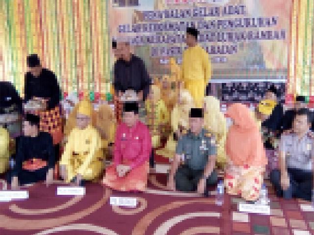 Plt Bupati Lantik Ketua  Adat Luhak Rambah